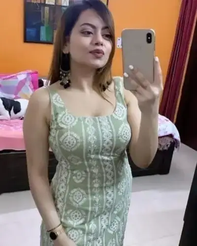 Call Girl in Azad Nagar